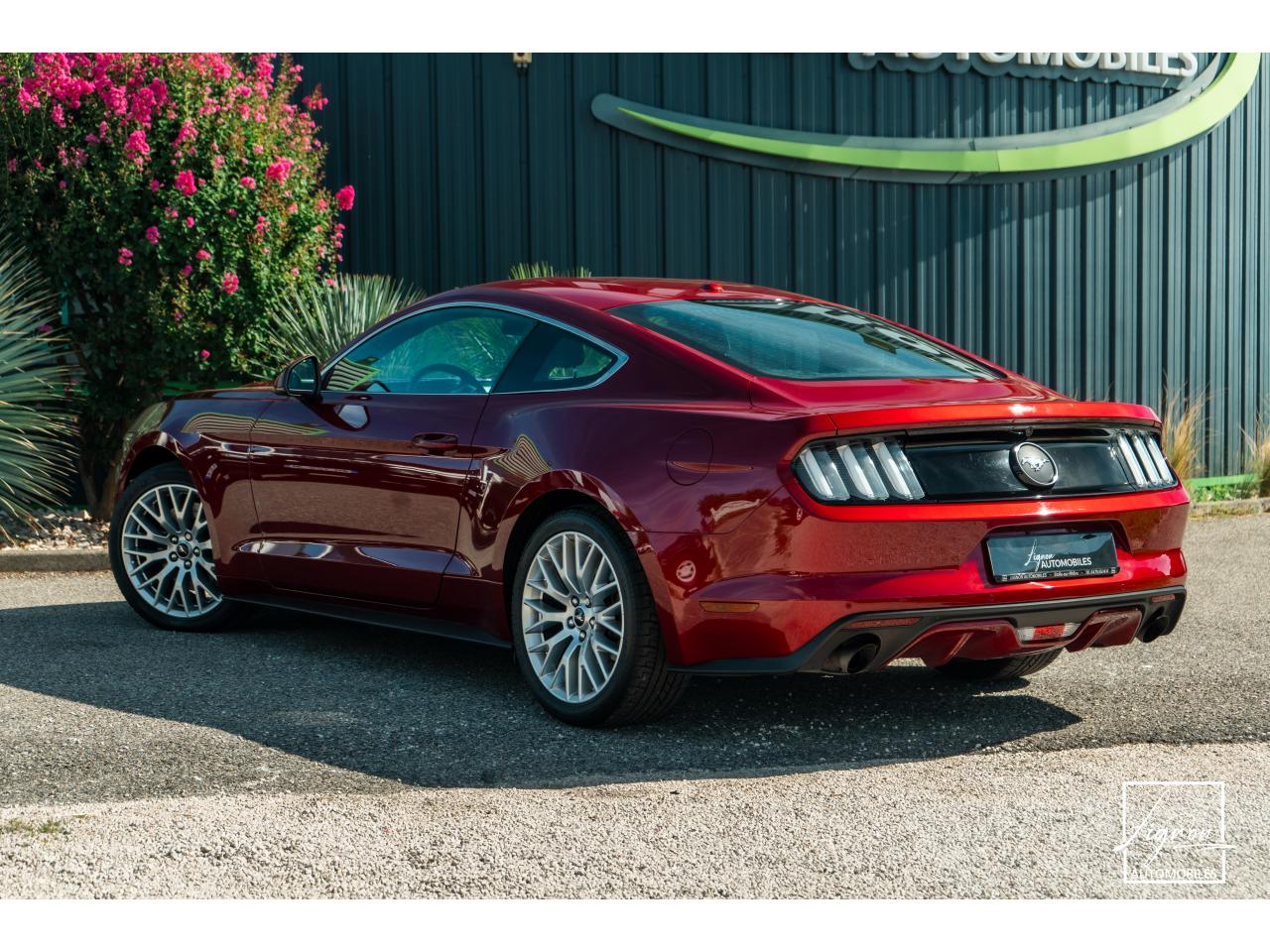 Photo FORD MUSTANG Fastback 2.3 EcoBoost - 317  2017 - Coupé - APPLE CARPLAY - PACK PREMIUM - à partir de 448 euros
