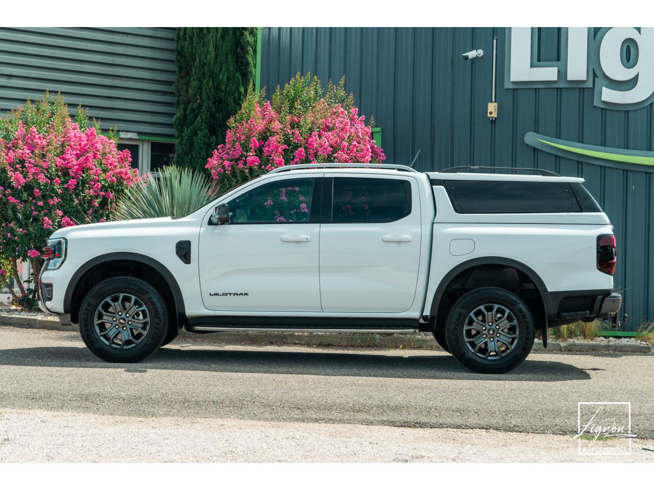 Photo FORD RANGER Wildtrak 2.0 EcoBlue - 205 - BVA10 Double Cabine 5 places - 1er main -  à partir de 393 euros