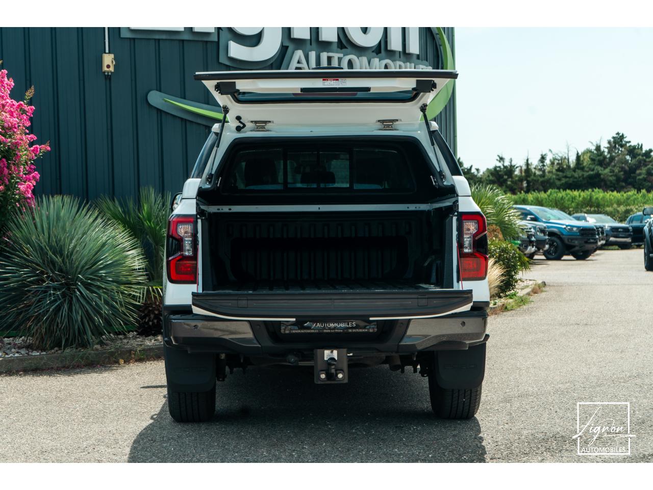 Photo FORD RANGER Wildtrak 2.0 EcoBlue - 205 - BVA10 Double Cabine 5 places - 1er main -  à partir de 393 euros