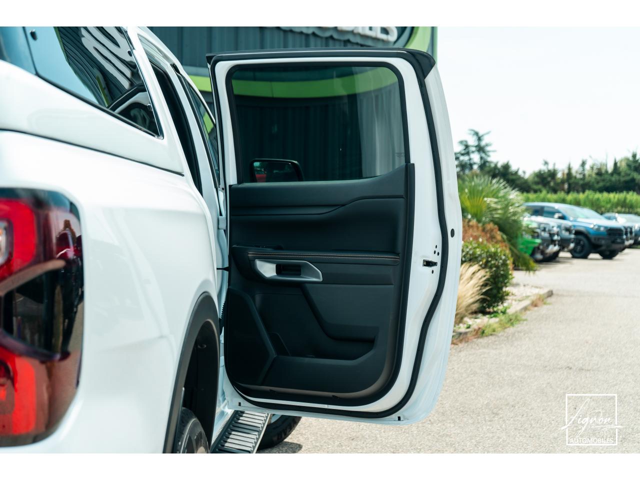 Photo FORD RANGER Wildtrak 2.0 EcoBlue - 205 - BVA10 Double Cabine 5 places - 1er main -  à partir de 393 euros