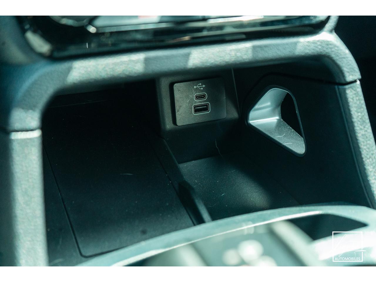 Photo FORD RANGER Wildtrak 2.0 EcoBlue - 205 - BVA10 Double Cabine 5 places - 1er main -  à partir de 393 euros