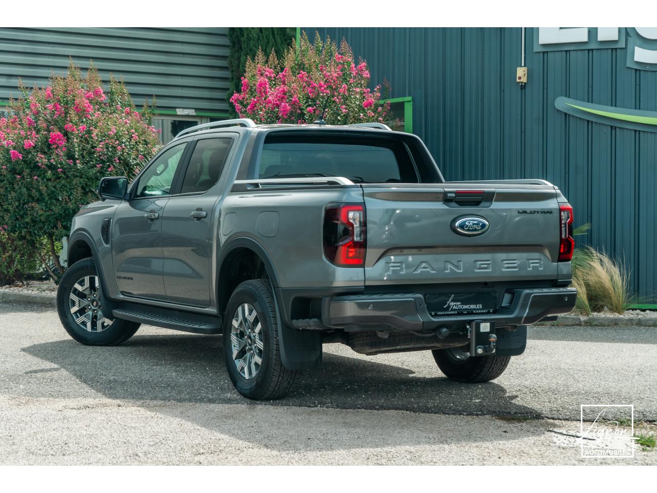 Photo FORD RANGER Wildtrak PHEV 2.3 EcoBoost 281 ch - BVA  Double Cabine - TVA Apparente - à partir de 533 euros
