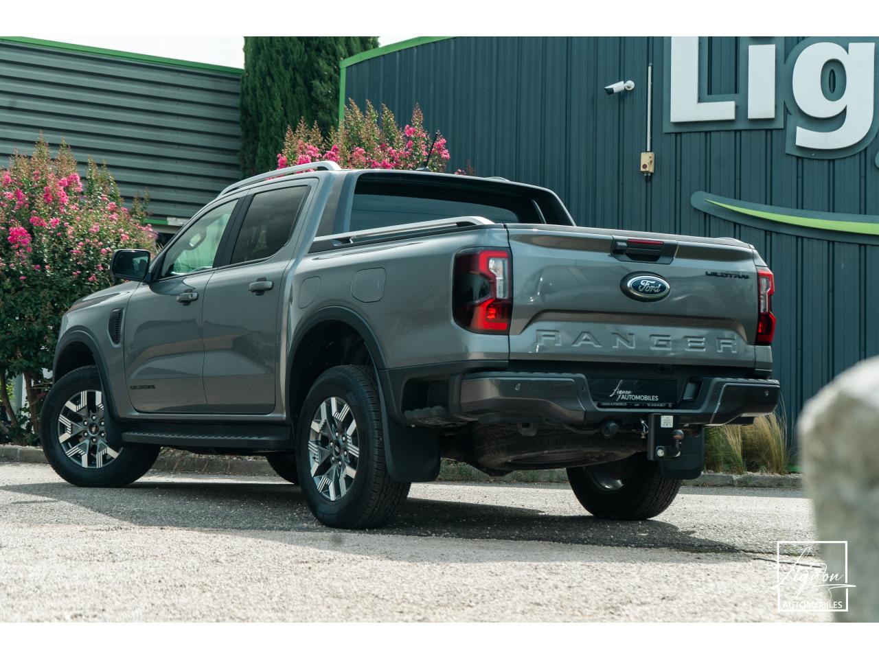 Photo FORD RANGER Wildtrak PHEV 2.3 EcoBoost 281 ch - BVA  Double Cabine - TVA Apparente - à partir de 533 euros