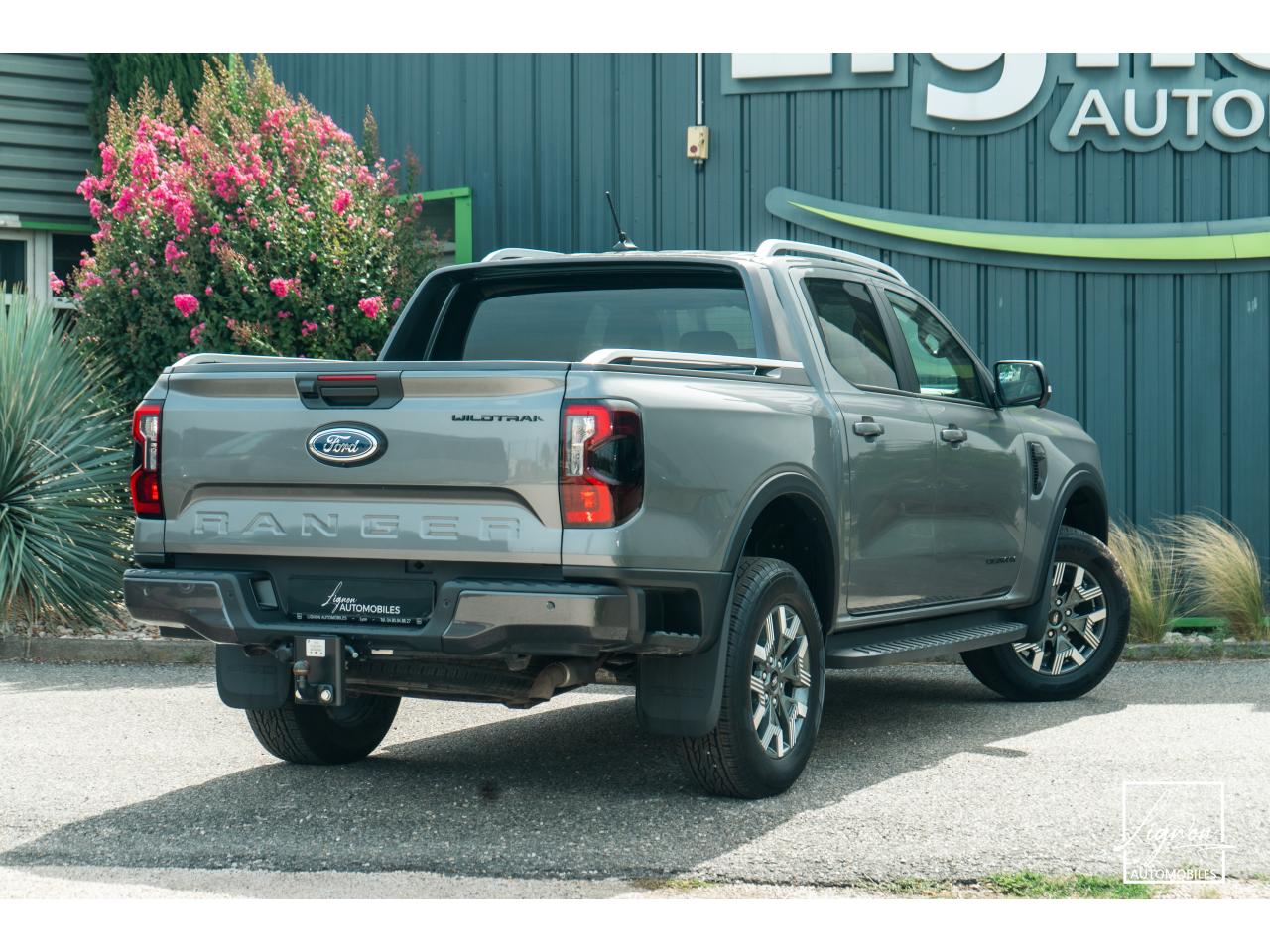 Photo FORD RANGER Wildtrak PHEV 2.3 EcoBoost 281 ch - BVA  Double Cabine - TVA Apparente - à partir de 533 euros