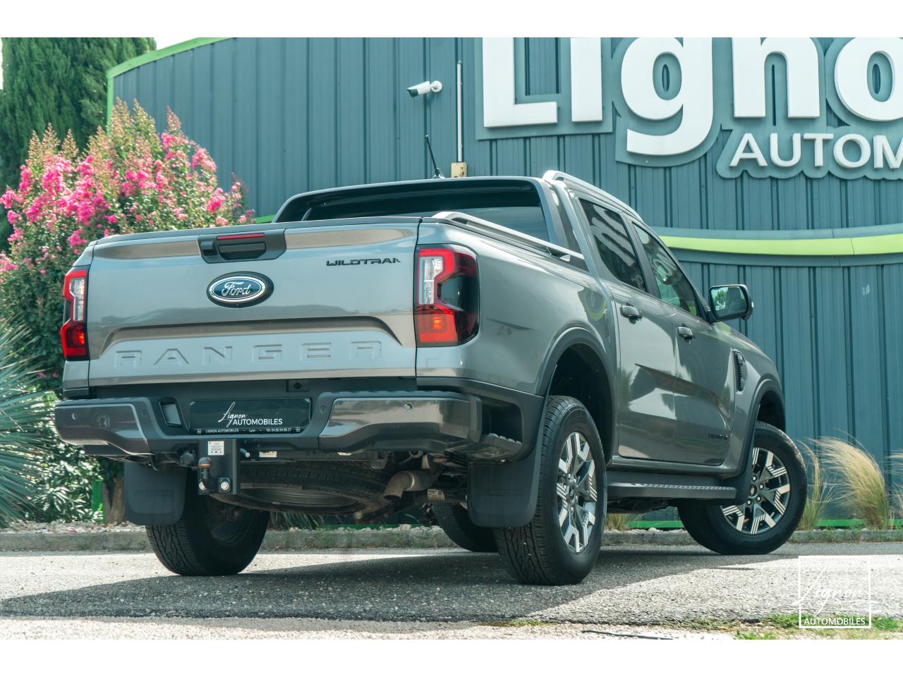Photo FORD RANGER Wildtrak PHEV 2.3 EcoBoost 281 ch - BVA  Double Cabine - TVA Apparente - à partir de 533 euros