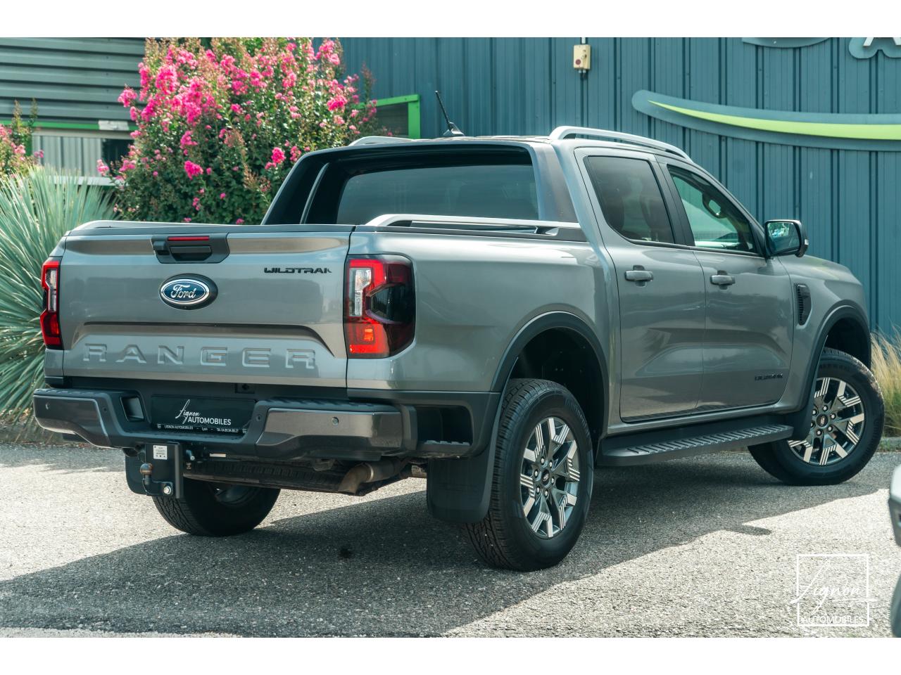 Photo FORD RANGER Wildtrak PHEV 2.3 EcoBoost 281 ch - BVA  Double Cabine - TVA Apparente - à partir de 533 euros