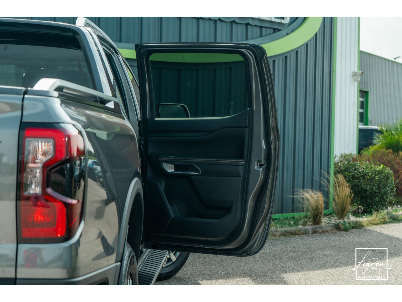 Photo FORD RANGER Wildtrak PHEV 2.3 EcoBoost 281 ch - BVA  Double Cabine - TVA Apparente - à partir de 533 euros