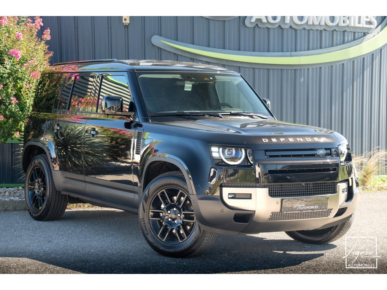 Photo LAND ROVER DEFENDER 110 3.0 D250 MHEV NEUF 2026 - BVA  II 110 HARD TOP TVA RECUPERABLE - à partir de 764 euros