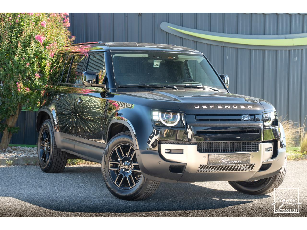 Photo LAND ROVER DEFENDER 110 3.0 D250 MHEV NEUF 2026 - BVA  II 110 HARD TOP TVA RECUPERABLE - à partir de 764 euros