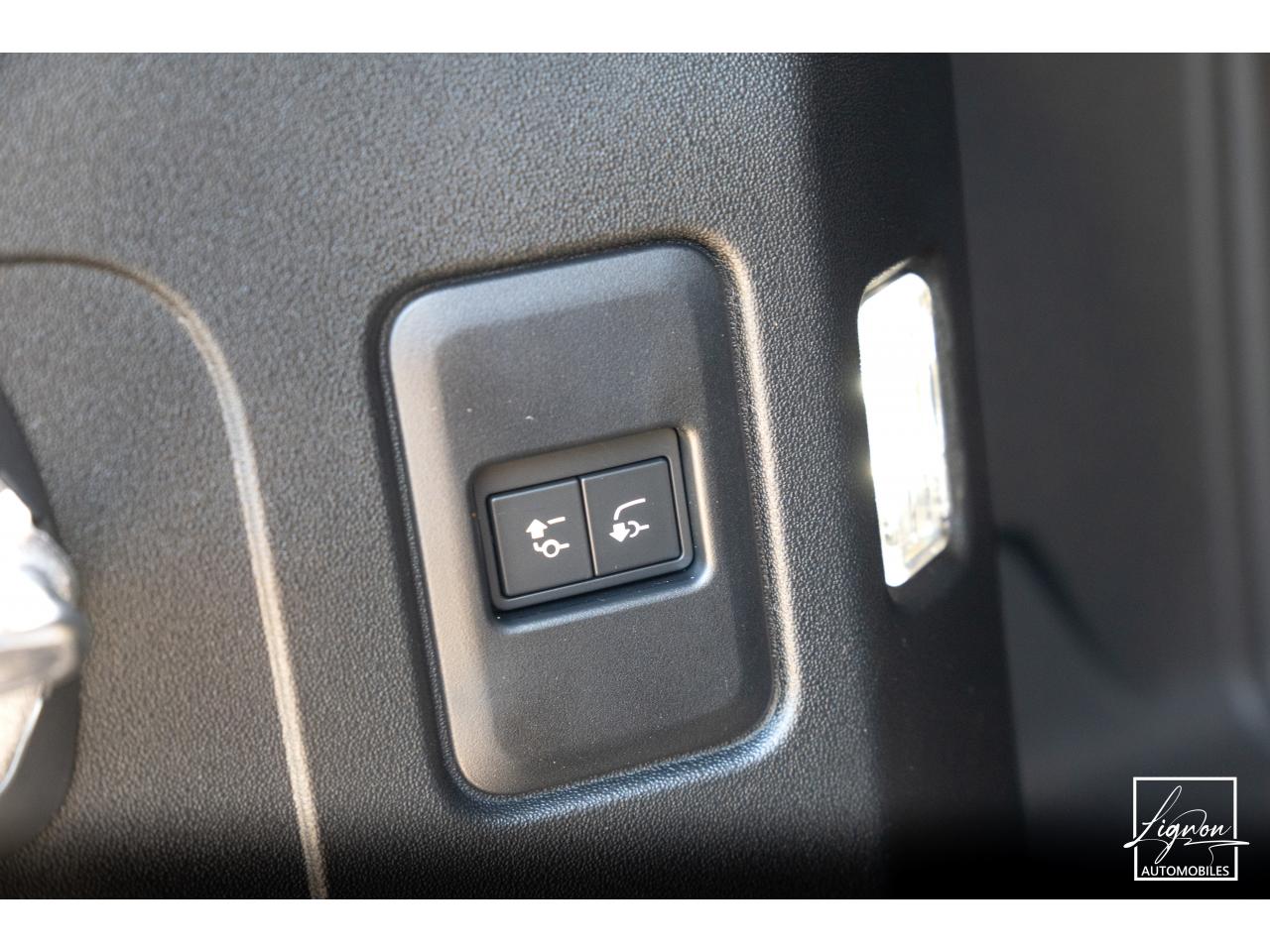Photo LAND ROVER DEFENDER 110 3.0 D250 MHEV NEUF 2026 - BVA  II 110 HARD TOP TVA RECUPERABLE - à partir de 764 euros