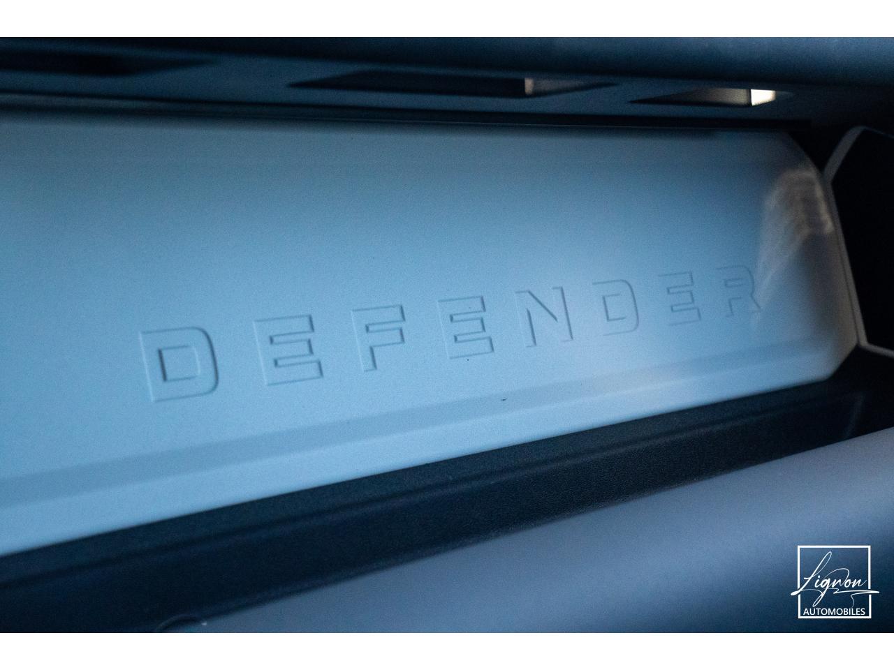 Photo LAND ROVER DEFENDER 110 3.0 D250 MHEV NEUF 2026 - BVA  II 110 HARD TOP TVA RECUPERABLE - à partir de 764 euros