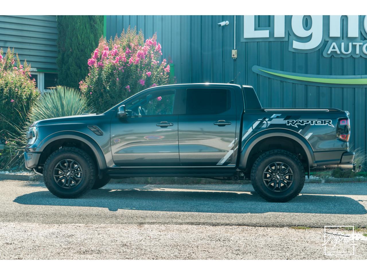 Photo FORD RANGER Raptor 3.0 V6 EcoBoost - 292 - BVA 4 Places - TVA Apparente - à partir de 712 euros