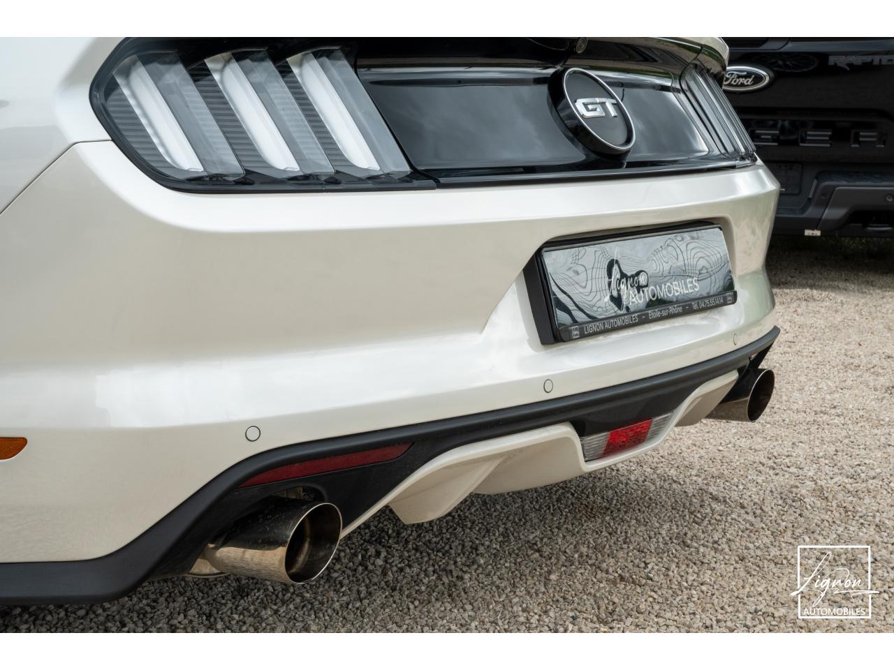 Photo FORD MUSTANG Cabriolet 5.0 V8 - 421 - BVA  GT - Echappement à Clapets - 1er main - à partir de 601 euros