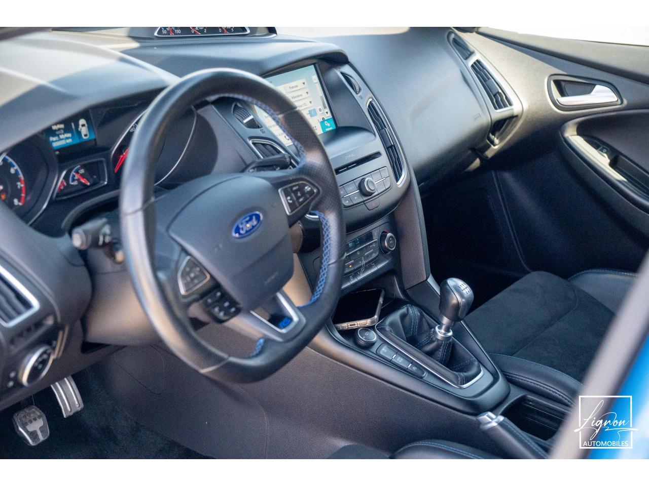 Photo FORD FOCUS RS 2.3 EcoBoost - 350 - Recaro Baquet - Jantes Forgé - Carplay - Sono Sony - à partir de 571 euros