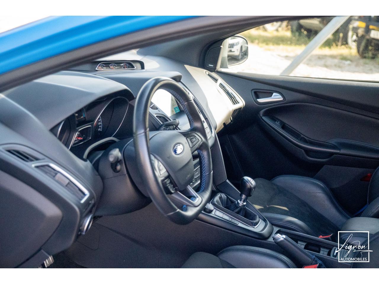 Photo FORD FOCUS RS 2.3 EcoBoost - 350 - Recaro Baquet - Jantes Forgé - Carplay - Sono Sony - à partir de 571 euros