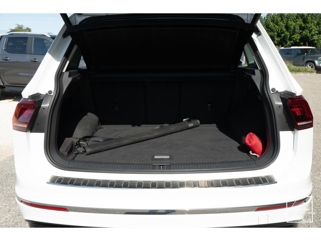 Photo VOLKSWAGEN TIGUAN 2.0 BI-TDI 240 ch R-LINE 4MOTION FULL OPTION ! - à partir de 469 euros