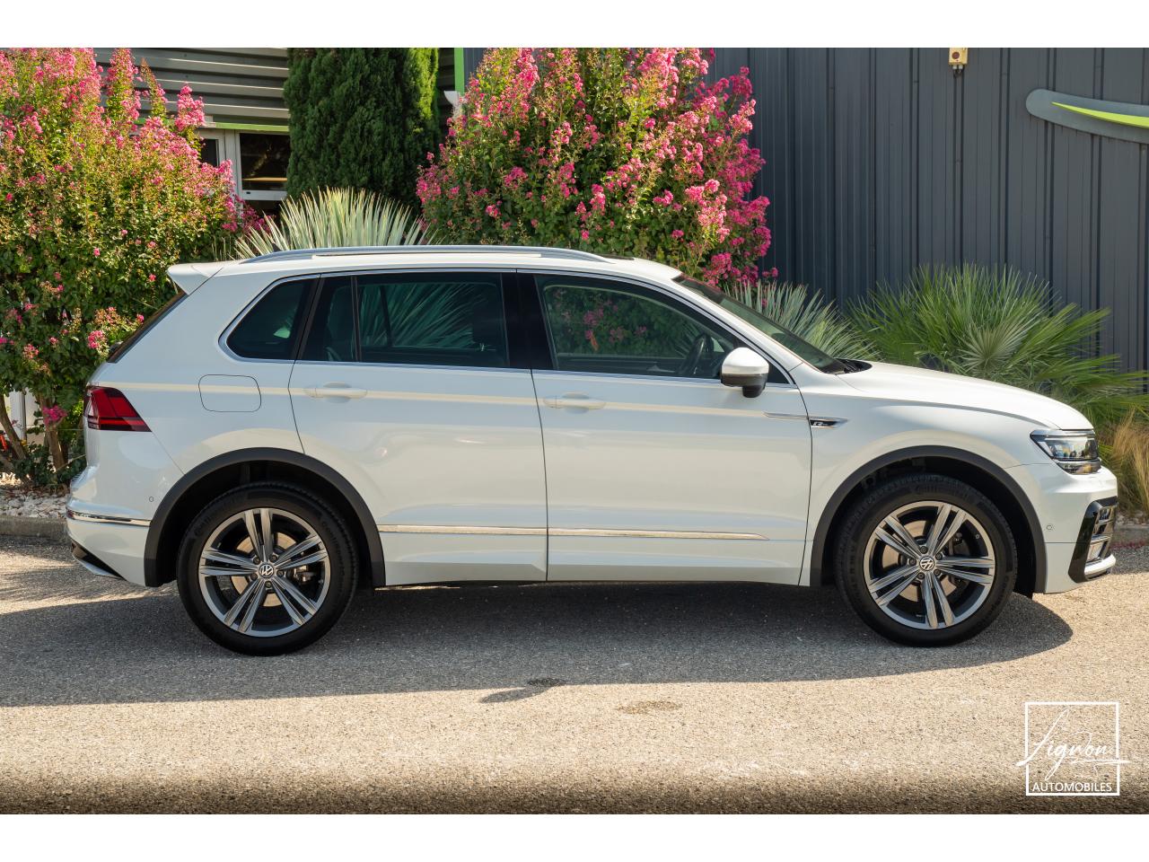 Photo VOLKSWAGEN TIGUAN 2.0 BI-TDI 240 ch R-LINE 4MOTION FULL OPTION ! - à partir de 469 euros