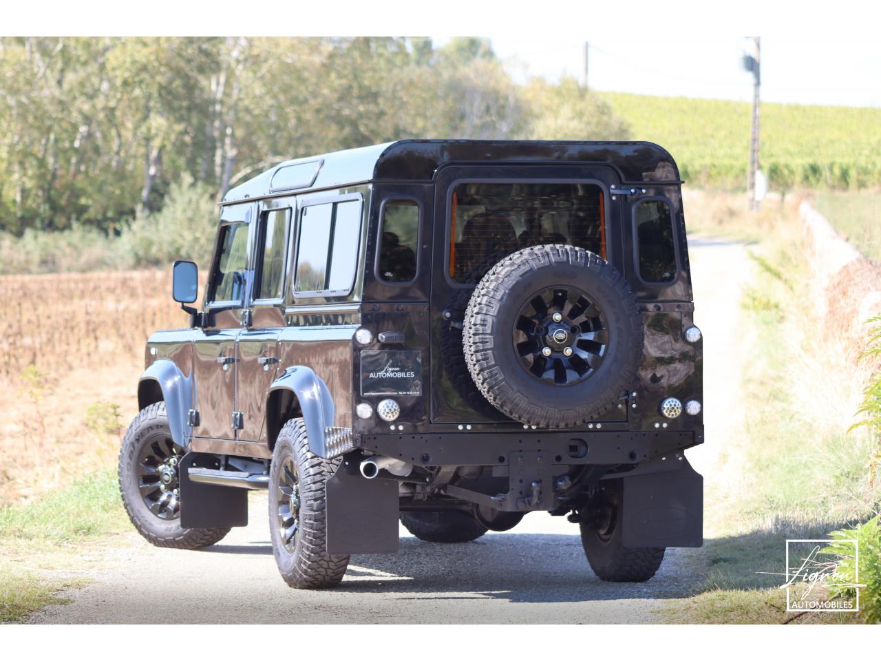 Photo LAND ROVER DEFENDER 110 2.2 Td4 SW 5 places 'S' Noir Santorini