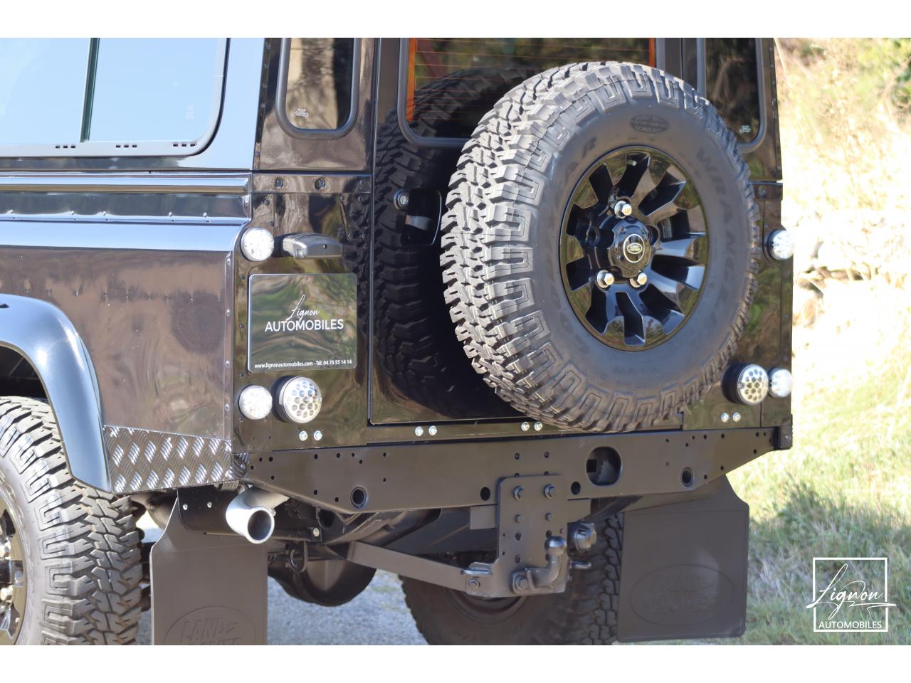 Photo LAND ROVER DEFENDER 110 2.2 Td4 SW 5 places 'S' Noir Santorini