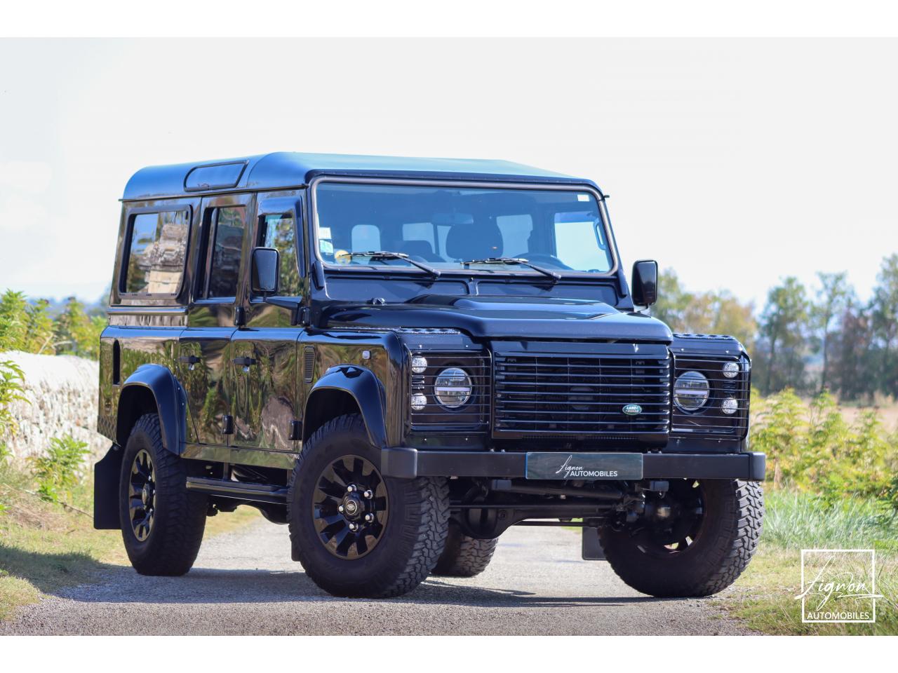 Photo LAND ROVER DEFENDER 110 2.2 Td4 SW 5 places 'S' Noir Santorini