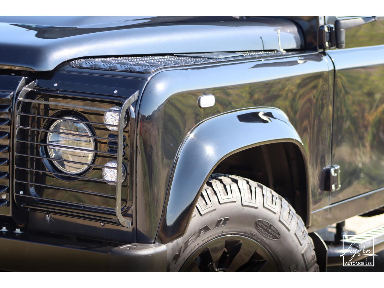 Photo LAND ROVER DEFENDER 110 2.2 Td4 SW 5 places 'S' Noir Santorini
