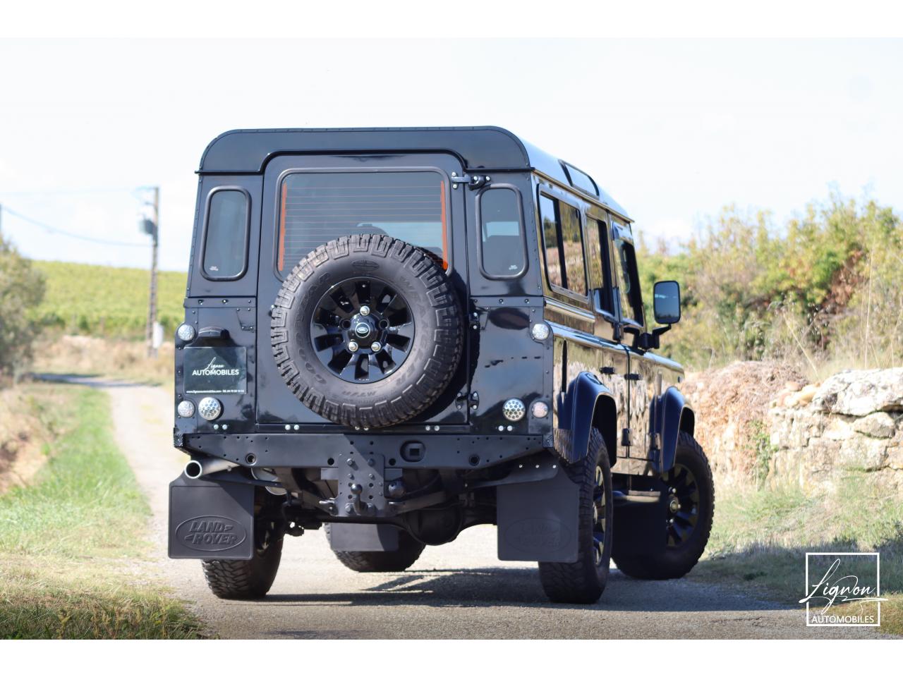 Photo LAND ROVER DEFENDER 110 2.2 Td4 SW 5 places 'S' Noir Santorini