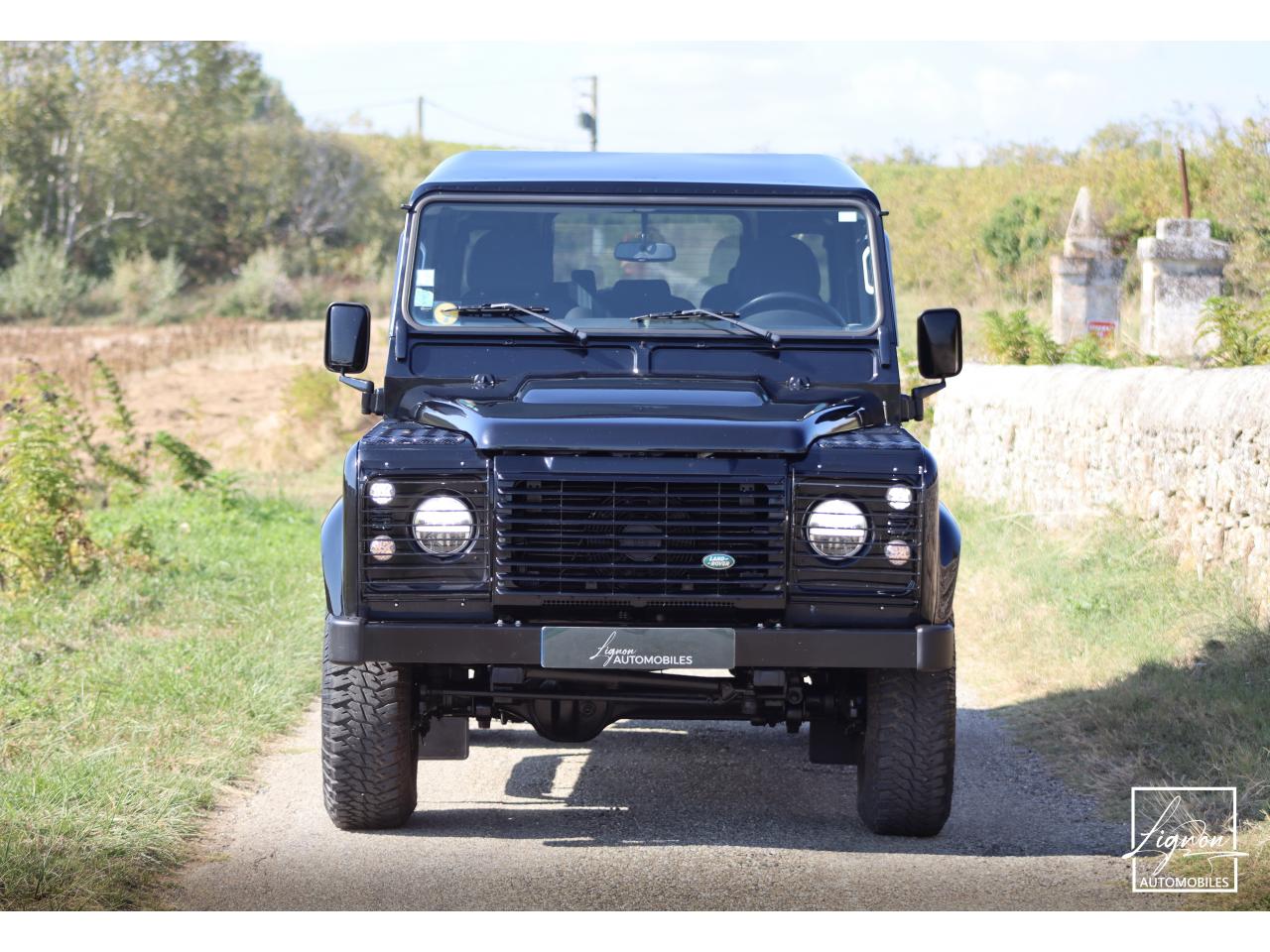 Photo LAND ROVER DEFENDER 110 2.2 Td4 SW 5 places 'S' Noir Santorini