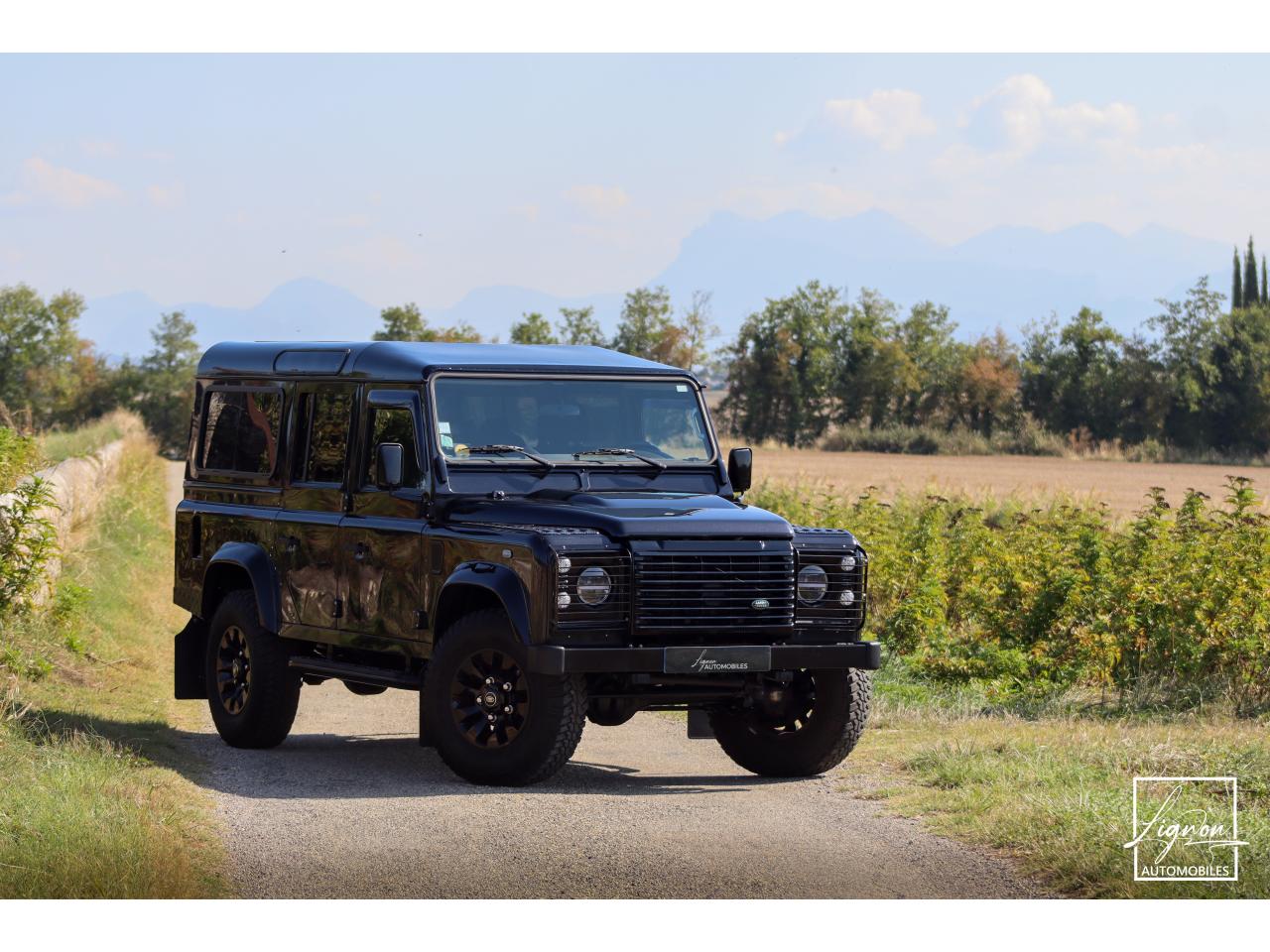 Photo LAND ROVER DEFENDER 110 2.2 Td4 SW 5 places 'S' Noir Santorini