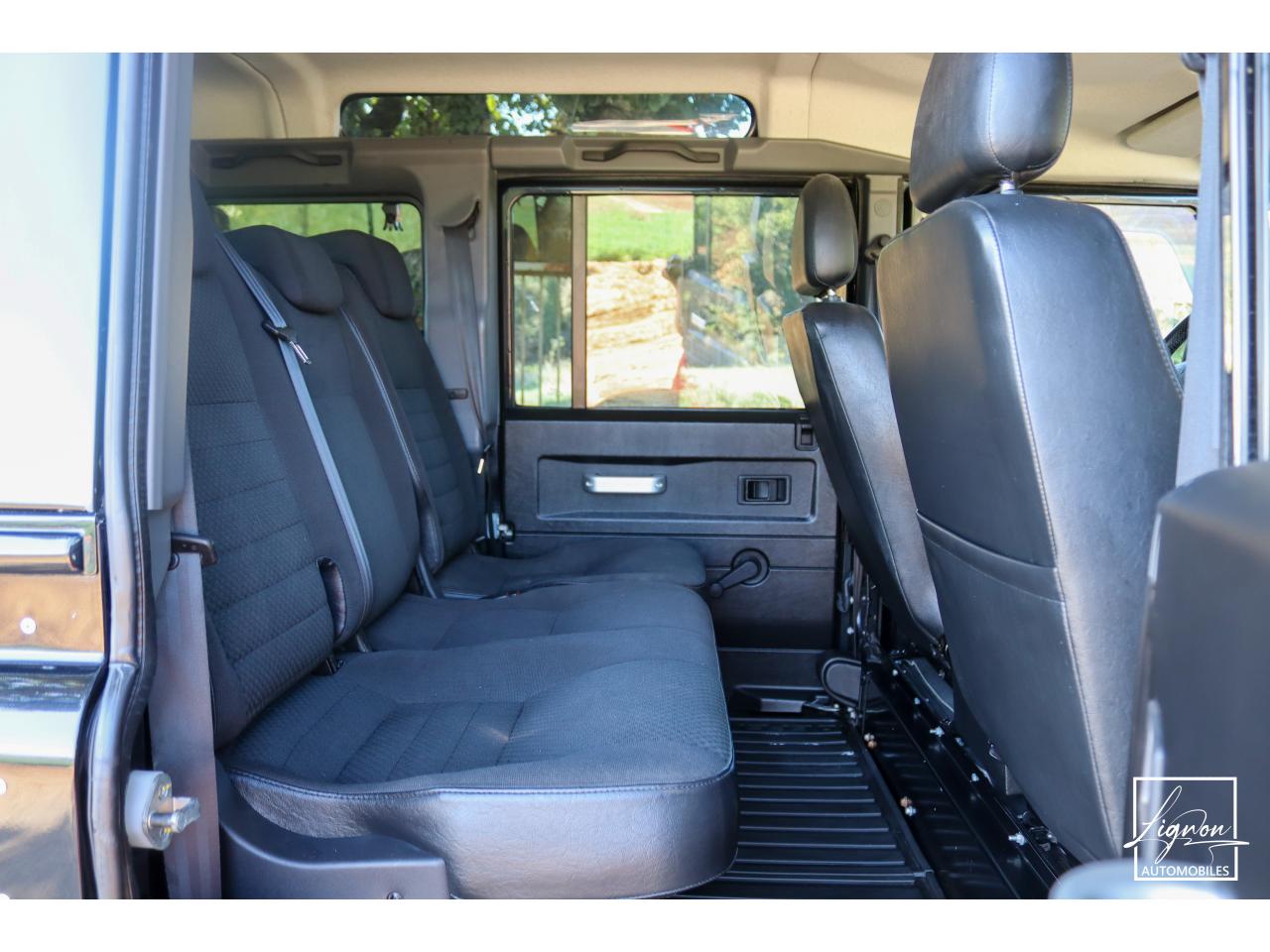 Photo LAND ROVER DEFENDER 110 2.2 Td4 SW 5 places 'S' Noir Santorini