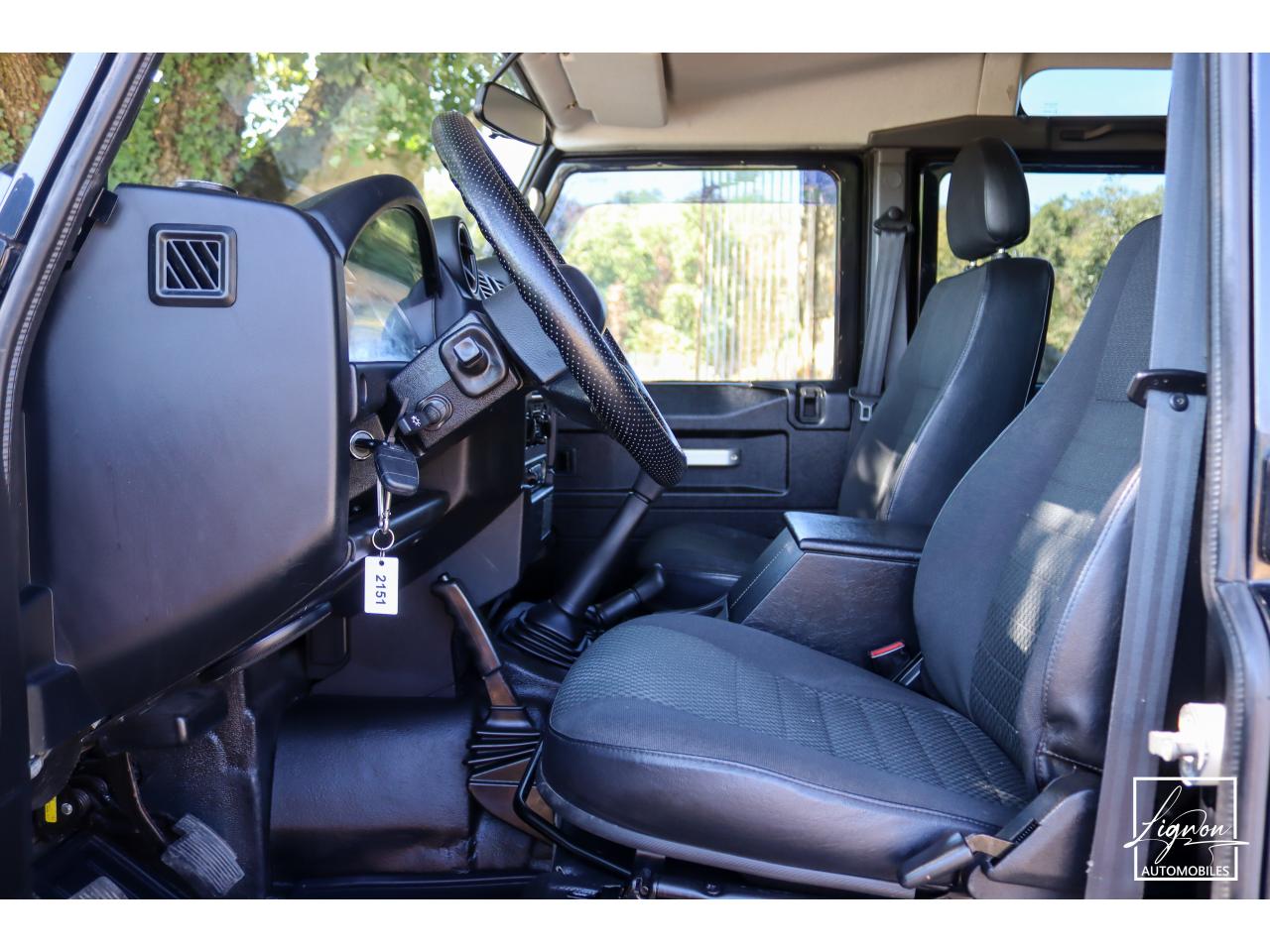 Photo LAND ROVER DEFENDER 110 2.2 Td4 SW 5 places 'S' Noir Santorini