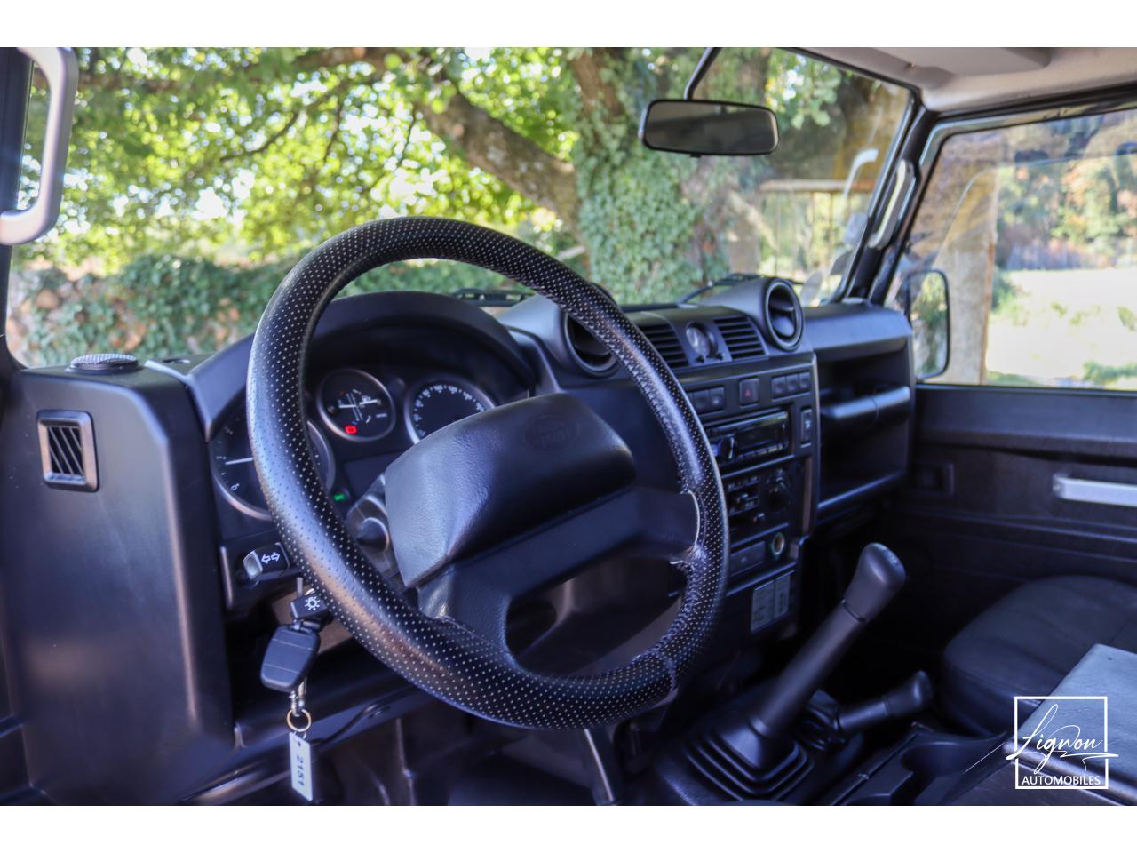 Photo LAND ROVER DEFENDER 110 2.2 Td4 SW 5 places 'S' Noir Santorini