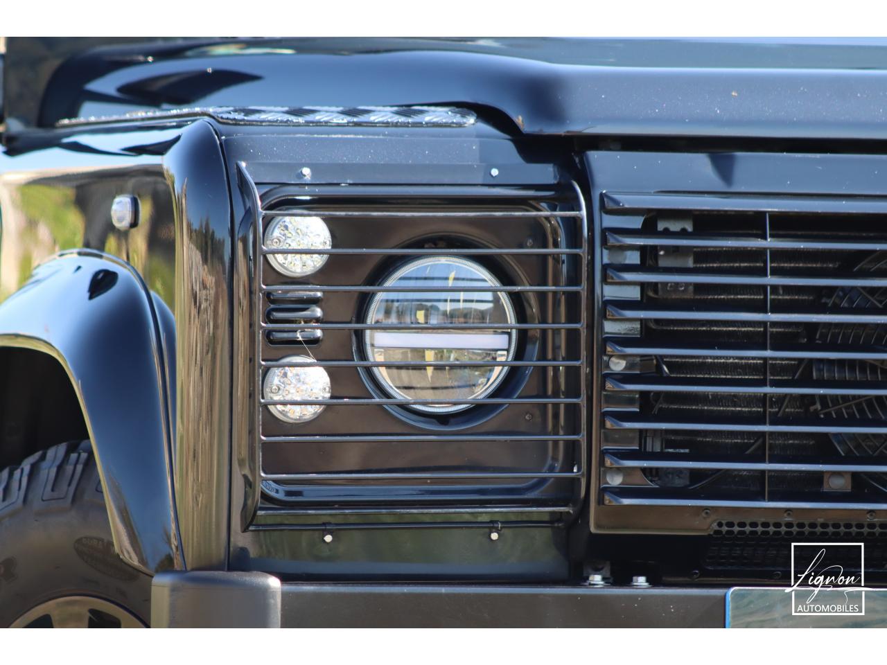 Photo LAND ROVER DEFENDER 110 2.2 Td4 SW 5 places 'S' Noir Santorini