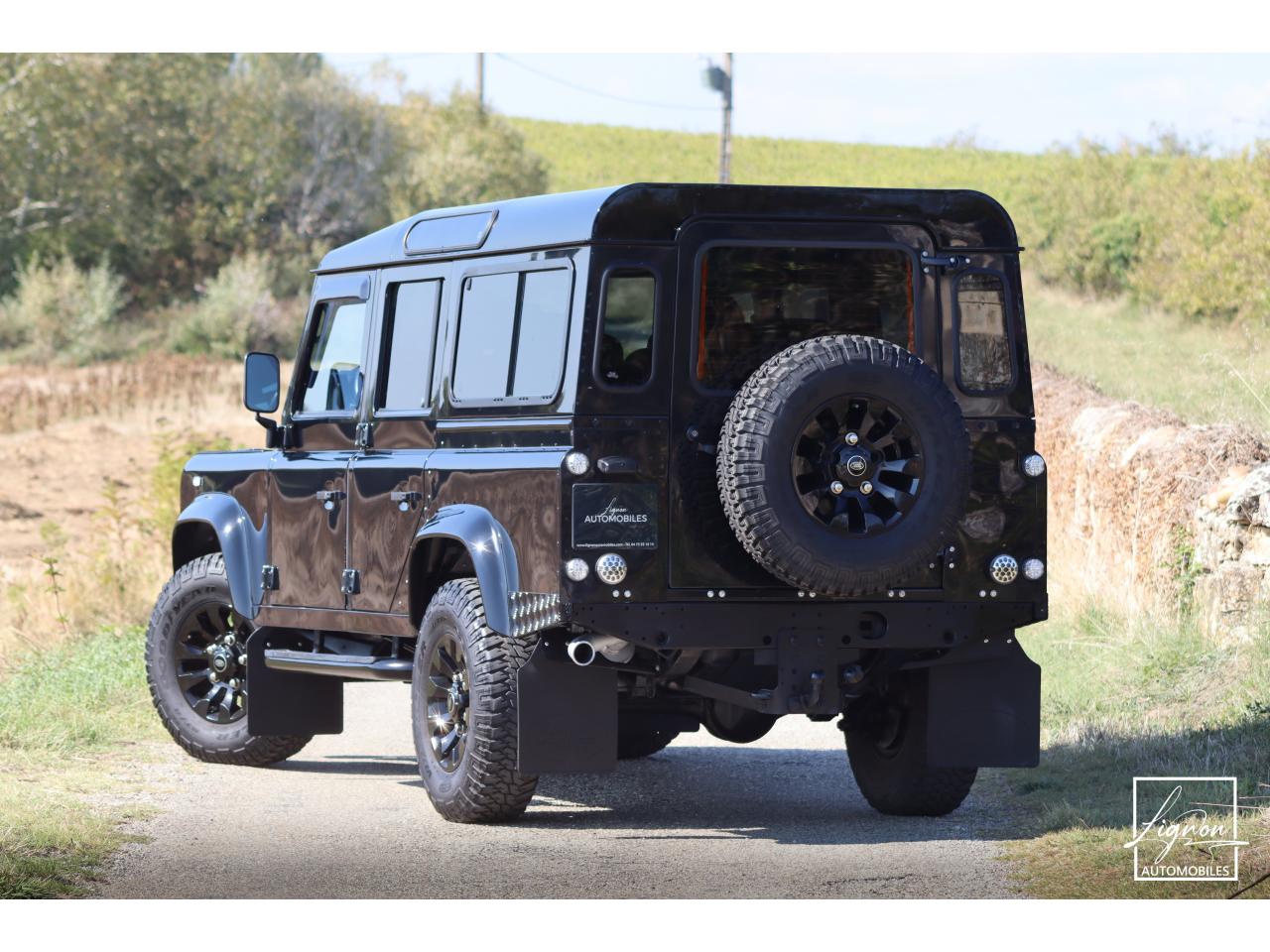 Photo LAND ROVER DEFENDER 110 2.2 Td4 SW 5 places 'S' Noir Santorini
