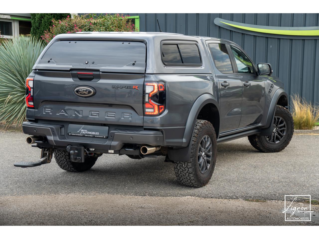 Photo FORD RANGER Raptor 3.0 V6 EcoBoost - 292 - BVA S&S e-AWD Double Cabine avec Hard Top - à partir de 530 euros