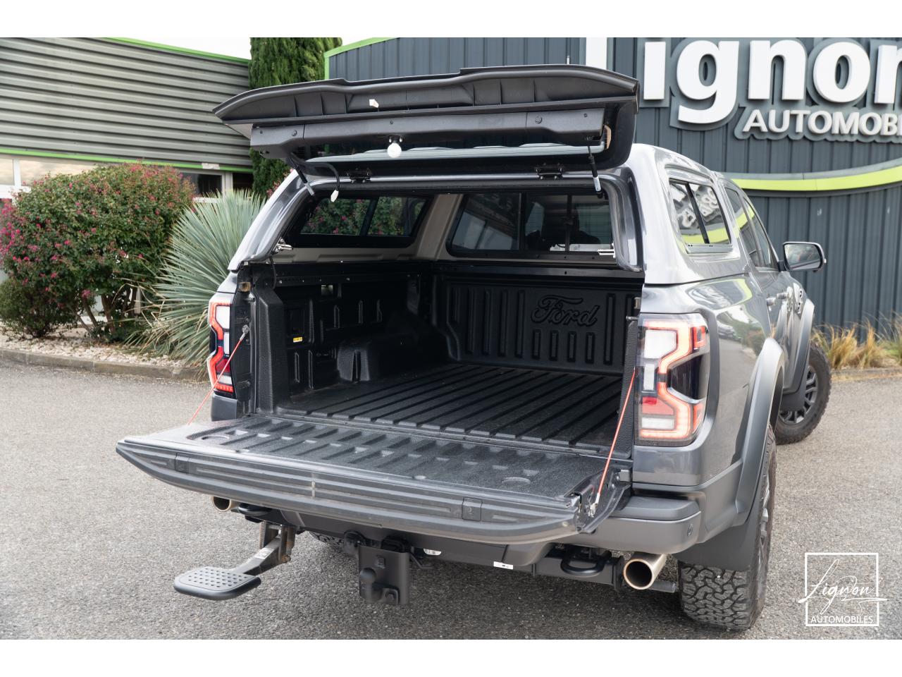 Photo FORD RANGER Raptor 3.0 V6 EcoBoost - 292 - BVA S&S e-AWD Double Cabine avec Hard Top - à partir de 530 euros