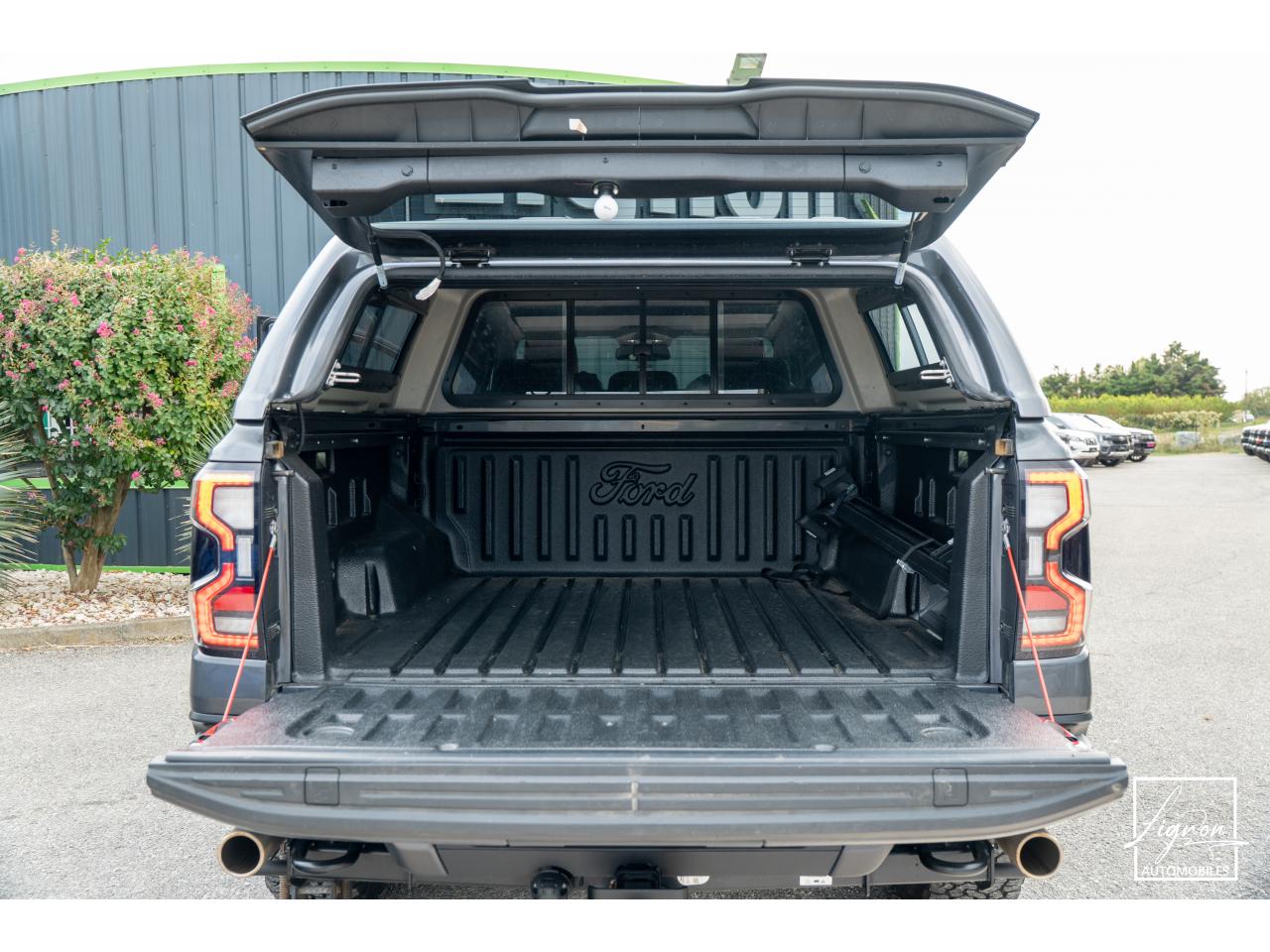 Photo FORD RANGER Raptor 3.0 V6 EcoBoost - 292 - BVA S&S e-AWD Double Cabine avec Hard Top - à partir de 530 euros