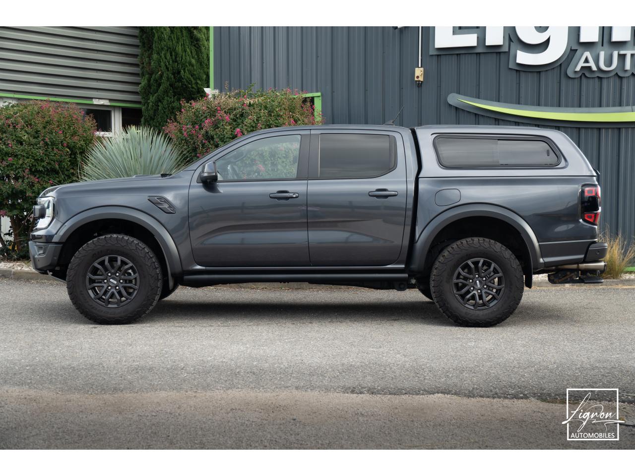 Photo FORD RANGER Raptor 3.0 V6 EcoBoost - 292 - BVA S&S e-AWD Double Cabine avec Hard Top - à partir de 530 euros