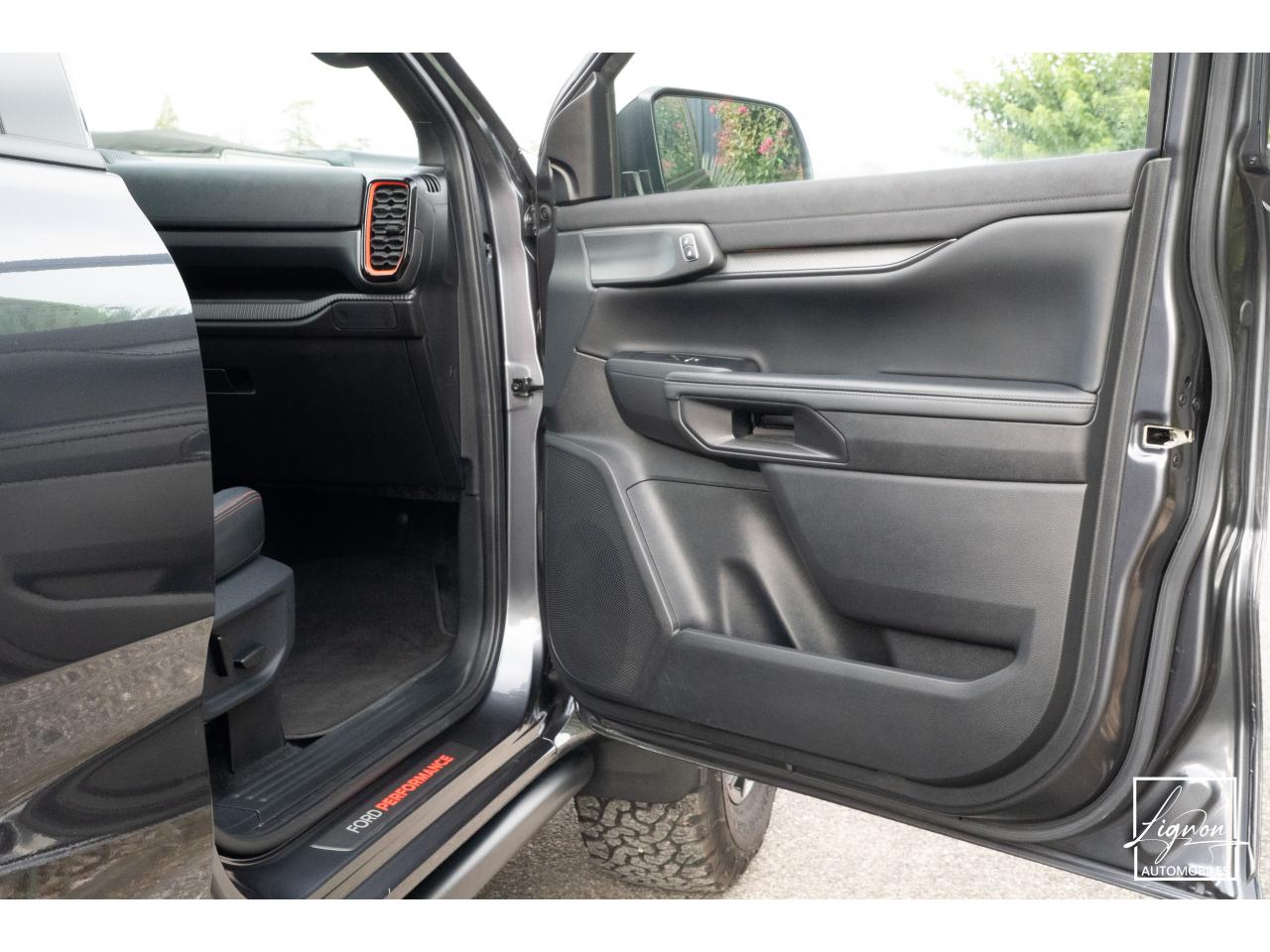 Photo FORD RANGER Raptor 3.0 V6 EcoBoost - 292 - BVA S&S e-AWD Double Cabine avec Hard Top - à partir de 530 euros