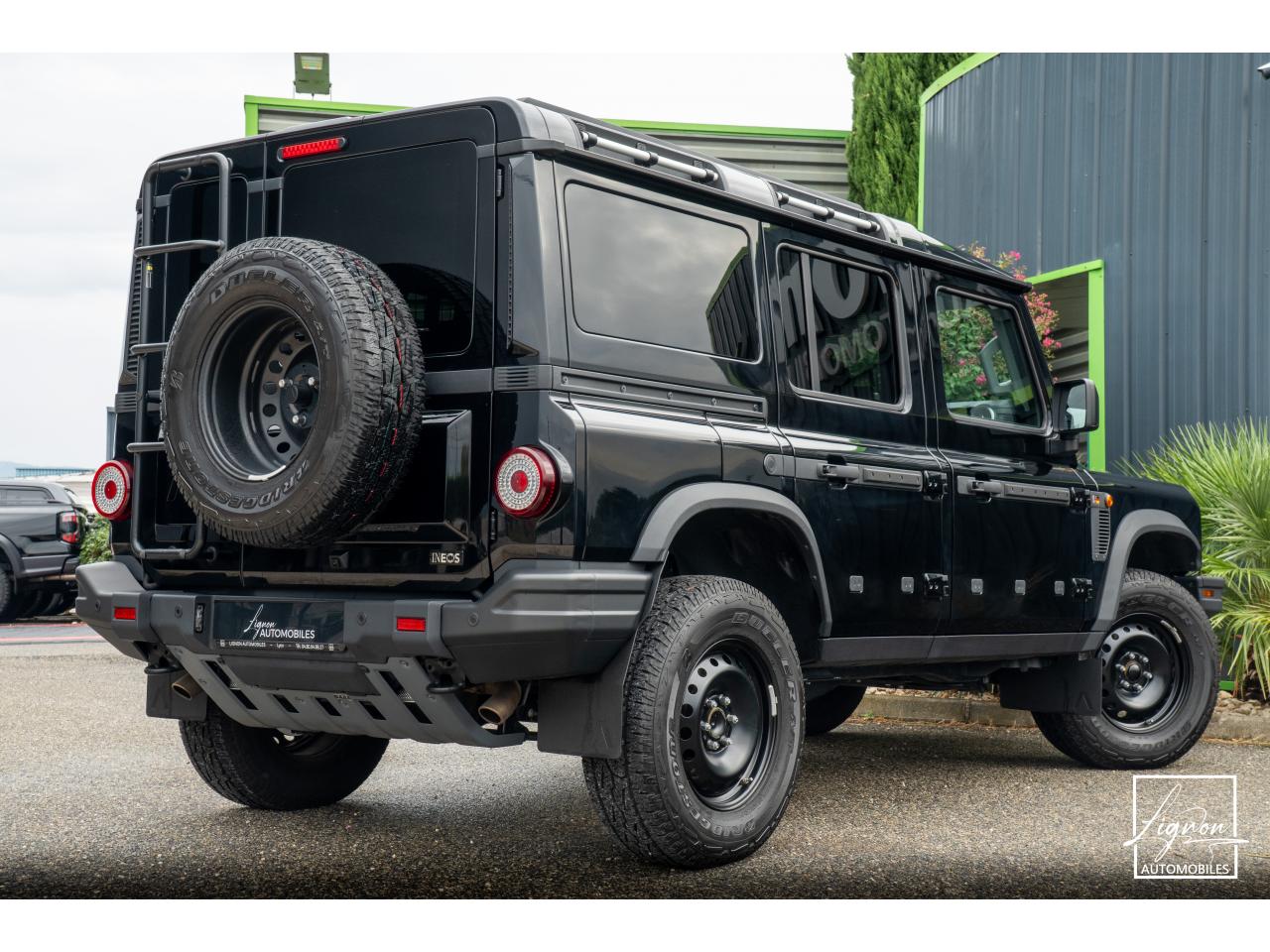 Photo INEOS GRENADIER 3.0i Turbo - 286 - Utility avec Fenetres - 5 places - TVA Apparente - à partir de 598 euros