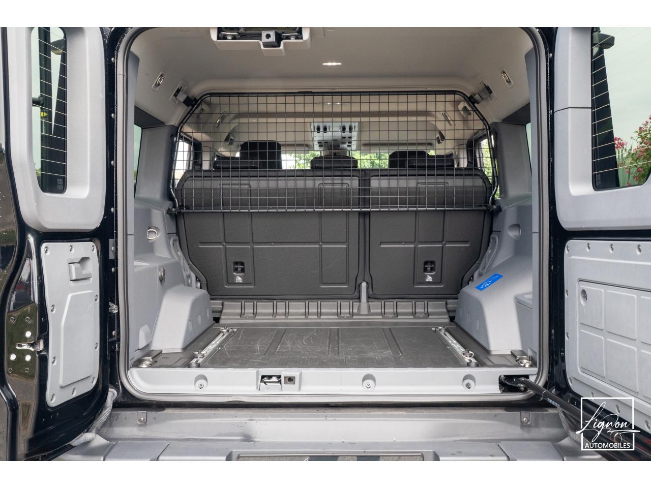 Photo INEOS GRENADIER 3.0i Turbo - 286 - Utility avec Fenetres - 5 places - TVA Apparente - à partir de 598 euros