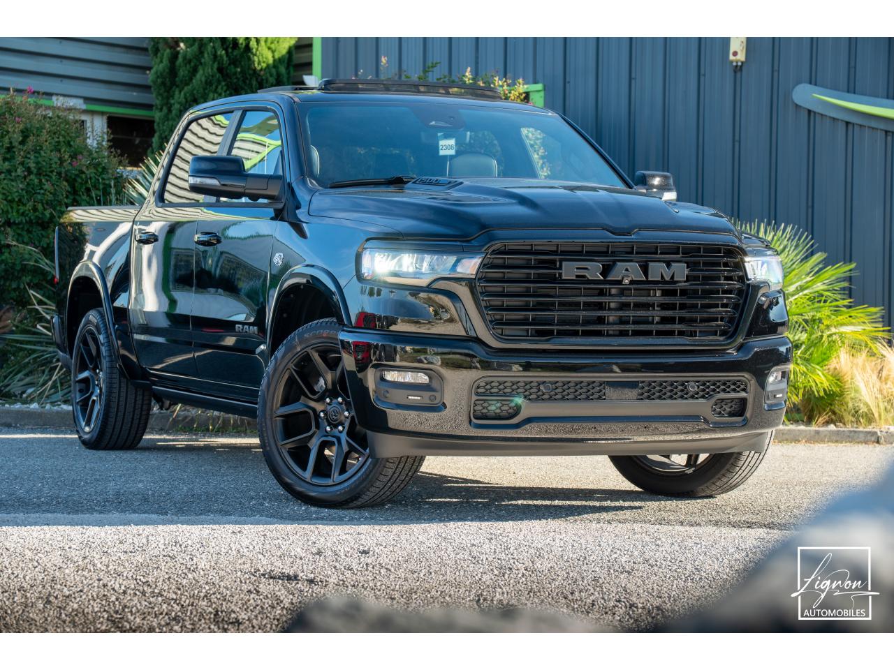 Photo DODGE RAM 1500 Laramie Night Edition Crewcab 5.7 V8 400 CH eTORQUE
