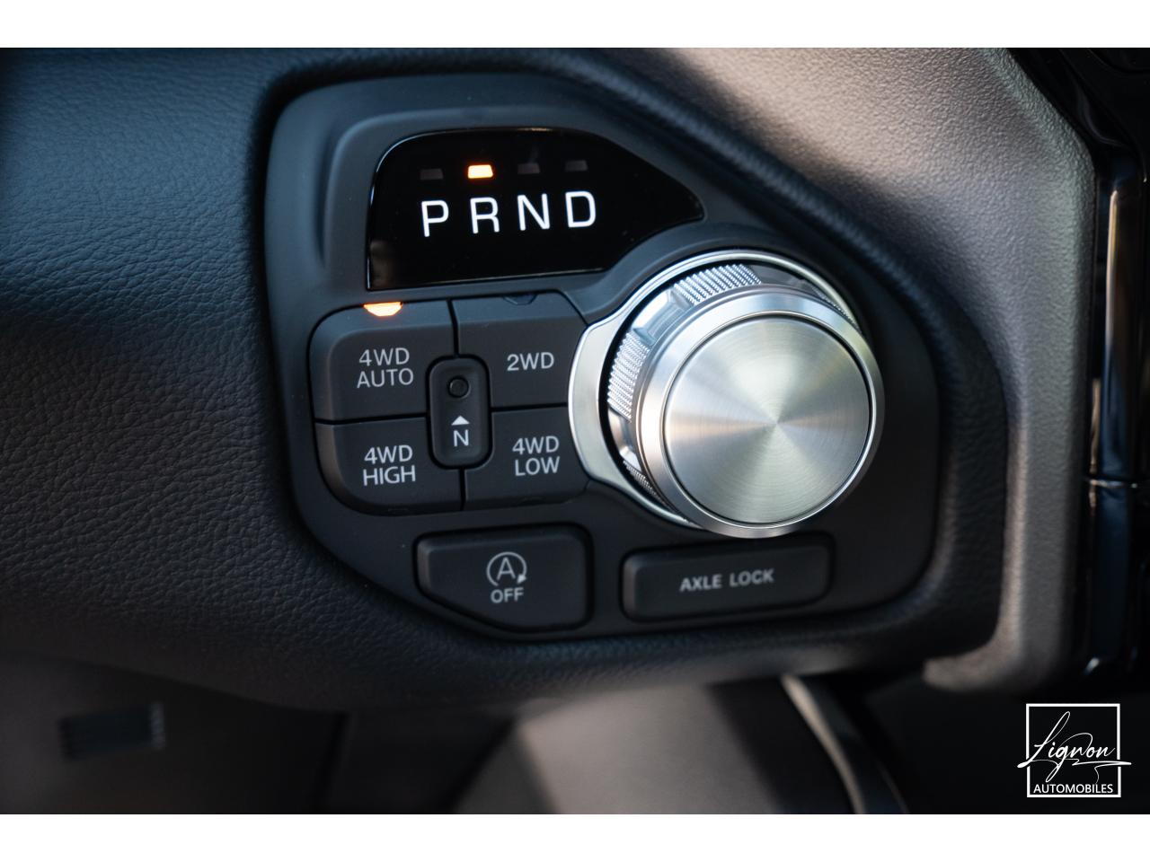 Photo DODGE RAM 1500 Laramie Night Edition Crewcab 5.7 V8 400 CH eTORQUE