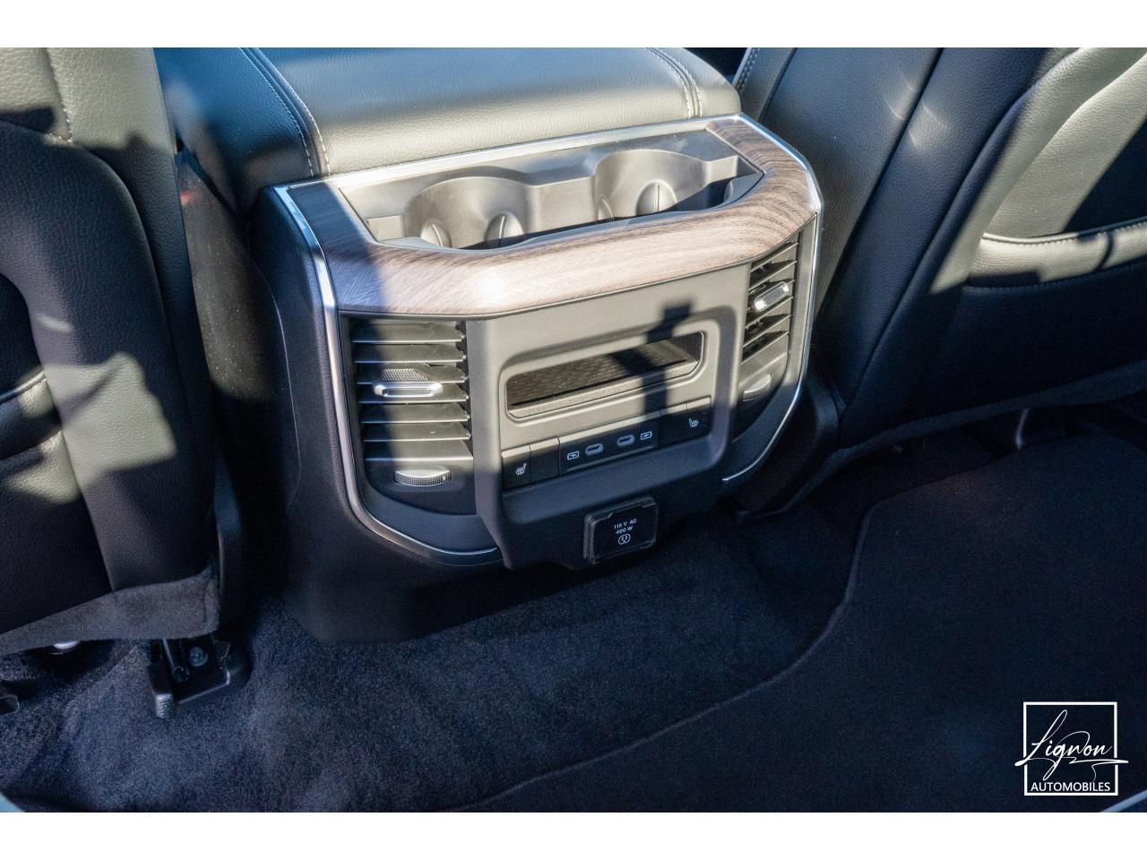 Photo DODGE RAM 1500 Laramie Night Edition Crewcab 5.7 V8 400 CH eTORQUE