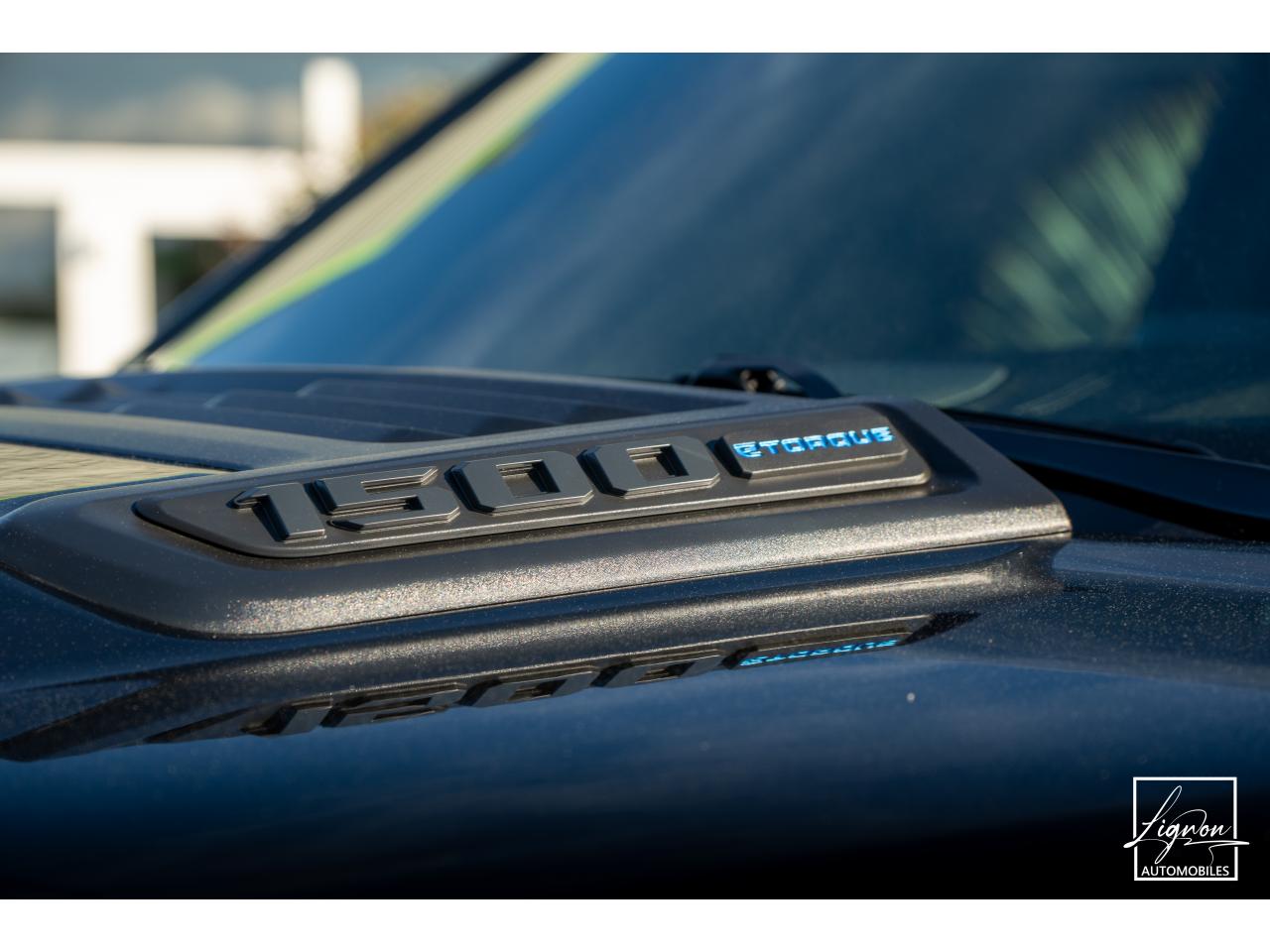 Photo DODGE RAM 1500 Laramie Night Edition Crewcab 5.7 V8 400 CH eTORQUE