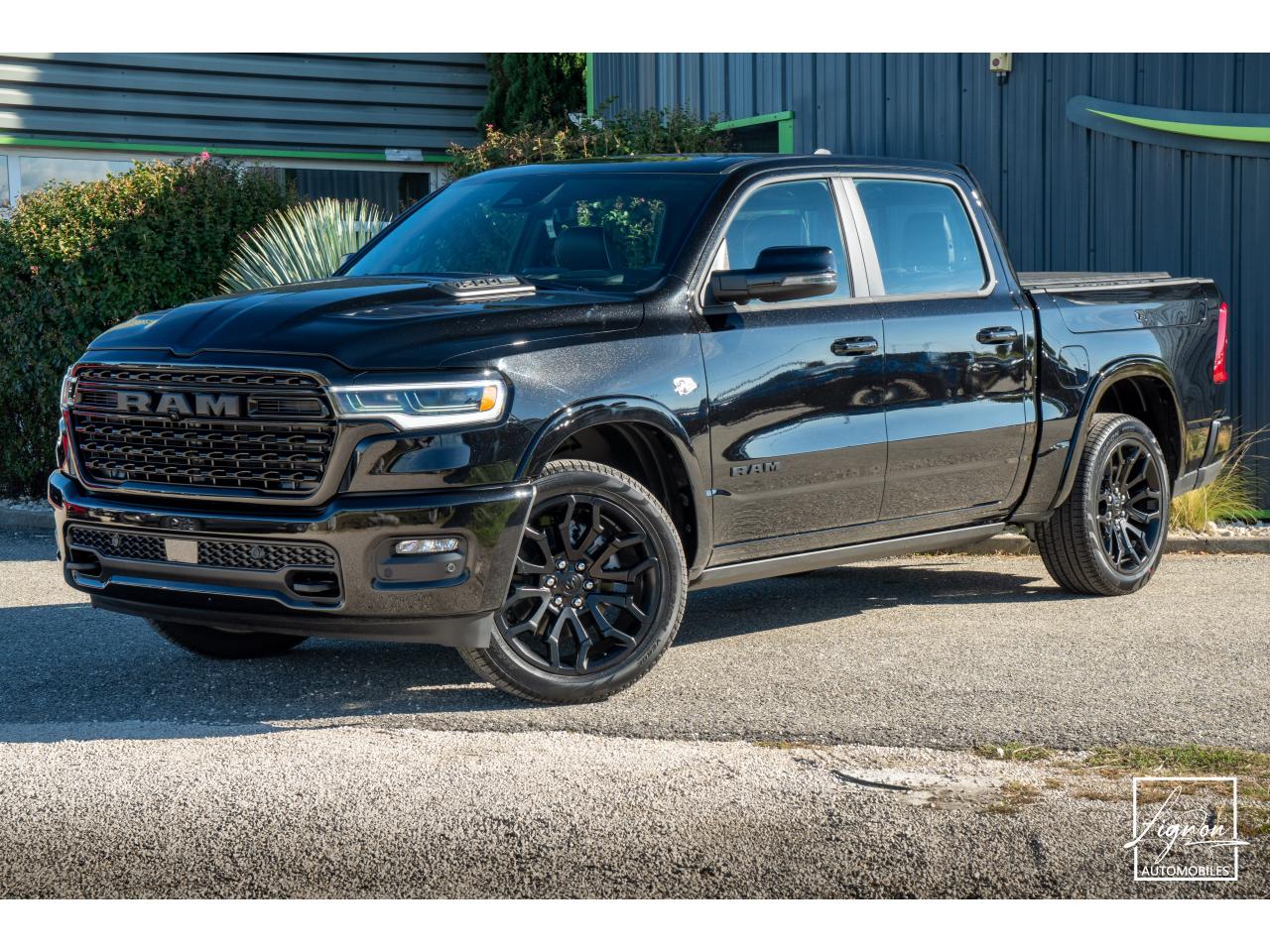 Photo DODGE RAM 1500 CREW LIMITED NIGHT EDITION RAMBOX HAYON MULTI 5.7 V8 400 CH eTORQUE