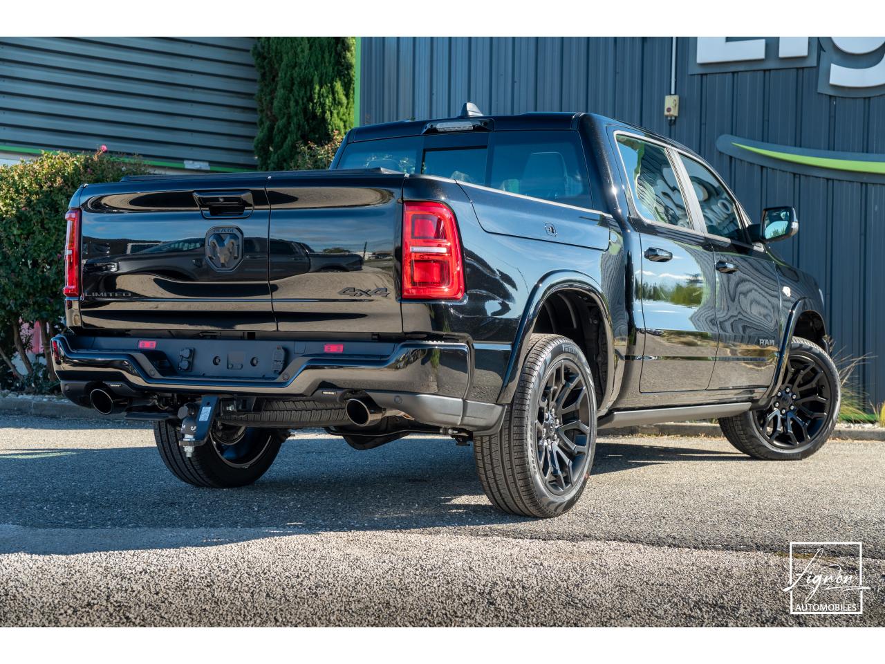 Photo DODGE RAM 1500 CREW LIMITED NIGHT EDITION RAMBOX HAYON MULTI 5.7 V8 400 CH eTORQUE