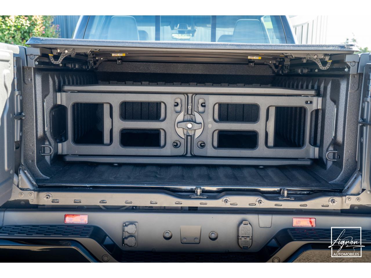 Photo DODGE RAM 1500 CREW LIMITED NIGHT EDITION RAMBOX HAYON MULTI 5.7 V8 400 CH eTORQUE
