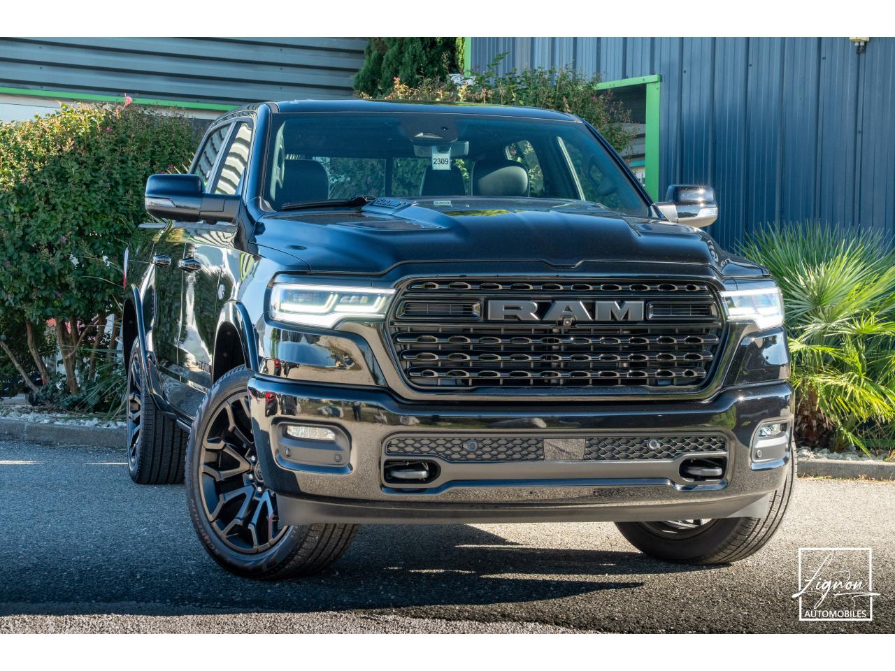 Photo DODGE RAM 1500 CREW LIMITED NIGHT EDITION RAMBOX HAYON MULTI 5.7 V8 400 CH eTORQUE