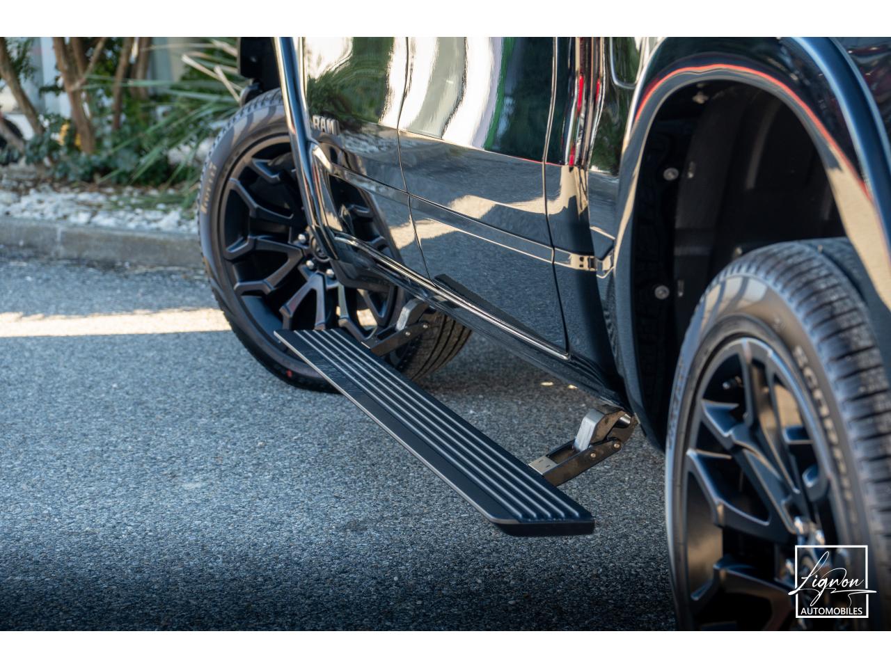 Photo DODGE RAM 1500 CREW LIMITED NIGHT EDITION RAMBOX HAYON MULTI 5.7 V8 400 CH eTORQUE