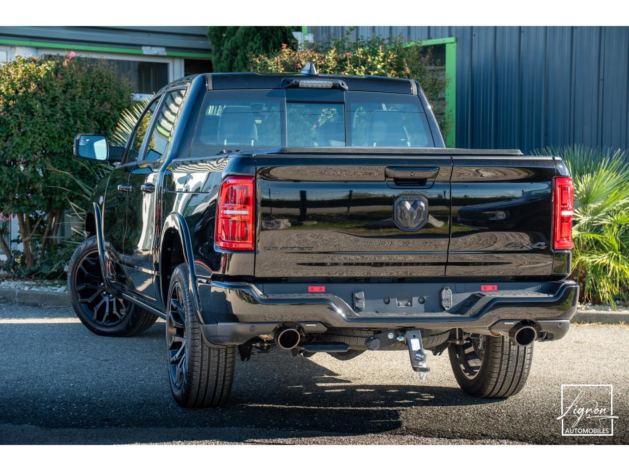 Photo DODGE RAM 1500 CREW LIMITED NIGHT EDITION RAMBOX HAYON MULTI 5.7 V8 400 CH eTORQUE